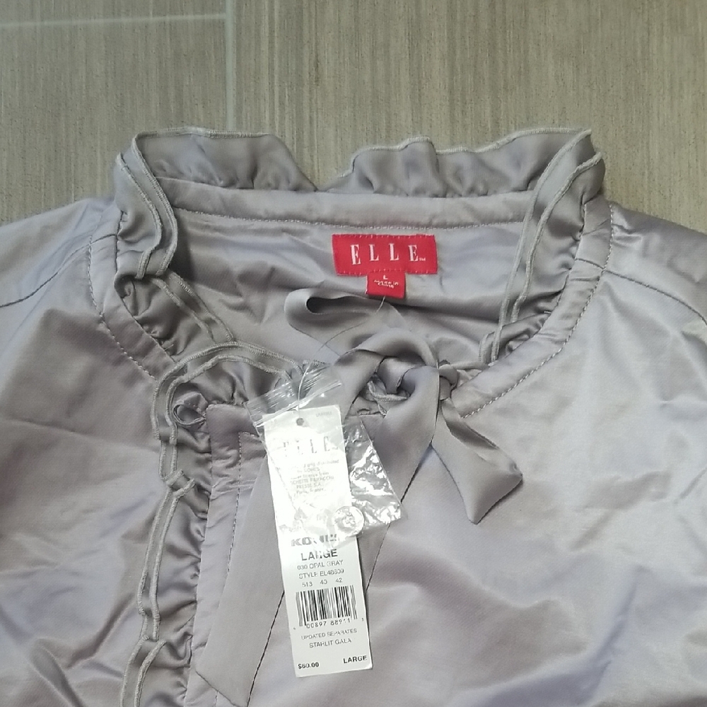 Elle Gray Ruffled Cape - Picture 2 of 10